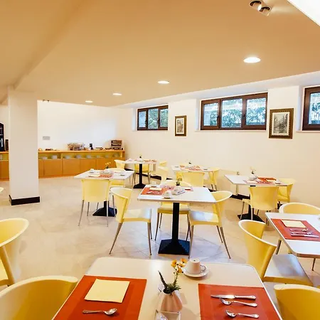 里巴德塞拉海滩酒店 3* 里瓦德塞利亚